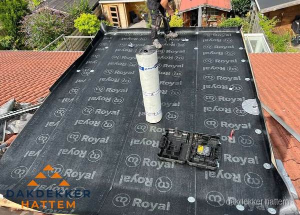 Dakrenovatie met Royal onderdak op plat dak in Hattem Dakrenovatie met Royal onderdak op plat dak in Hattem