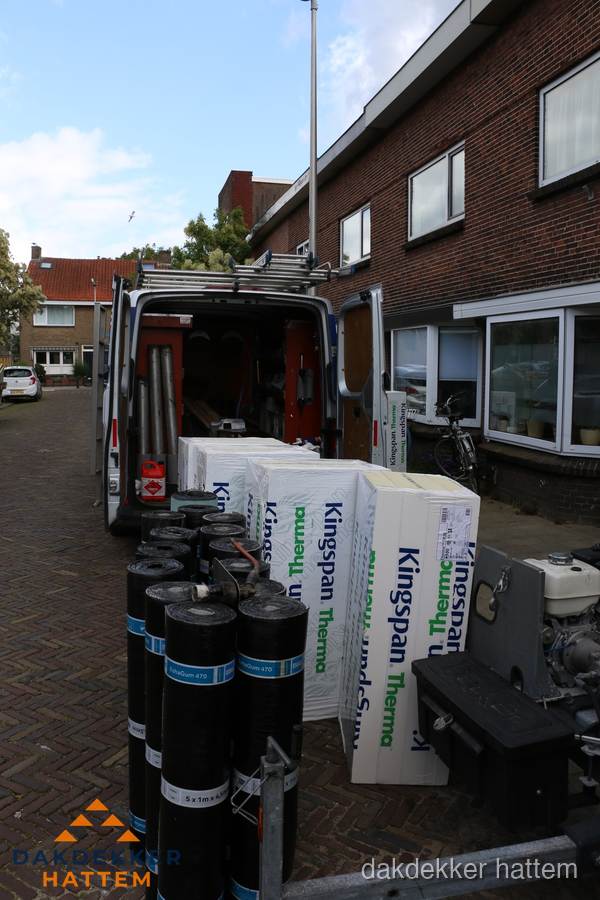 Levering van Kingspan isolatieplaten en bitumenrollen voor dakproject in Hattem Levering van Kingspan isolatieplaten en bitumenrollen voor dakproject in Hattem