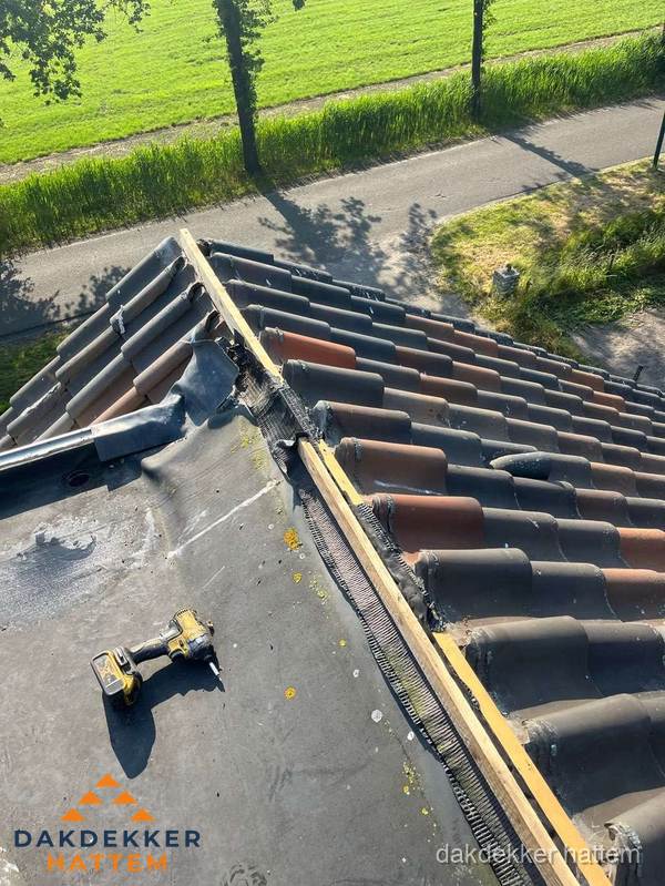 Kosten dakgoot vervangen: werkzaamheden aan dakrand in Hattem Kosten dakgoot vervangen: werkzaamheden aan dakrand in Hattem