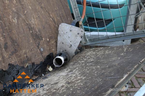 Dakdekkers gasbrander voor bitumen werkzaamheden in Hattem Dakdekkers gasbrander voor bitumen werkzaamheden in Hattem
