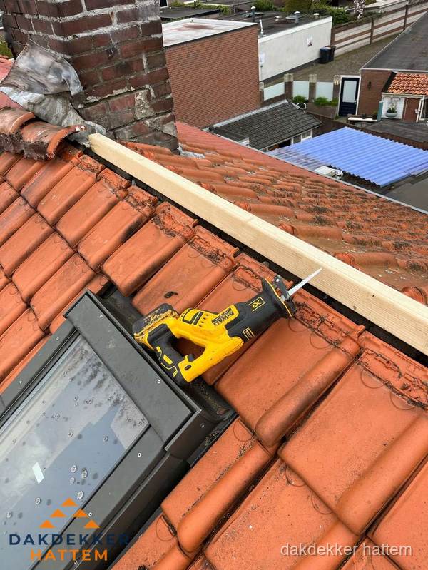 Kosten dak vervangen: werkzaamheden aan pannendak in Hattem Kosten dak vervangen: werkzaamheden aan pannendak in Hattem
